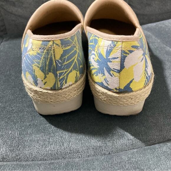 Dansko Victoria Tahiti tropical print canvas slip-on clogs size 39 beachy sturdy - Picture 9 of 10
